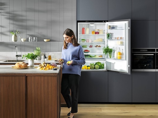 Woman standing in the kitchen